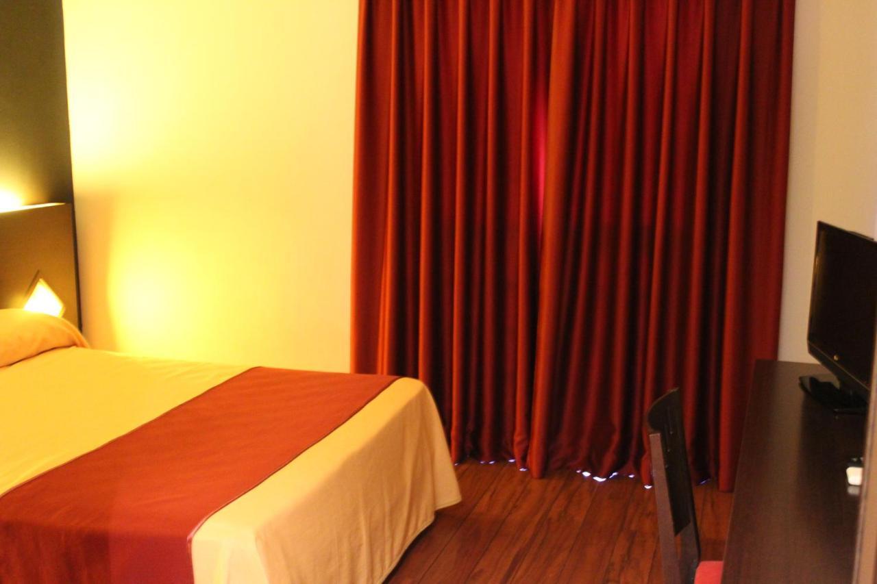 Hostal Royal Almorox Екстериор снимка